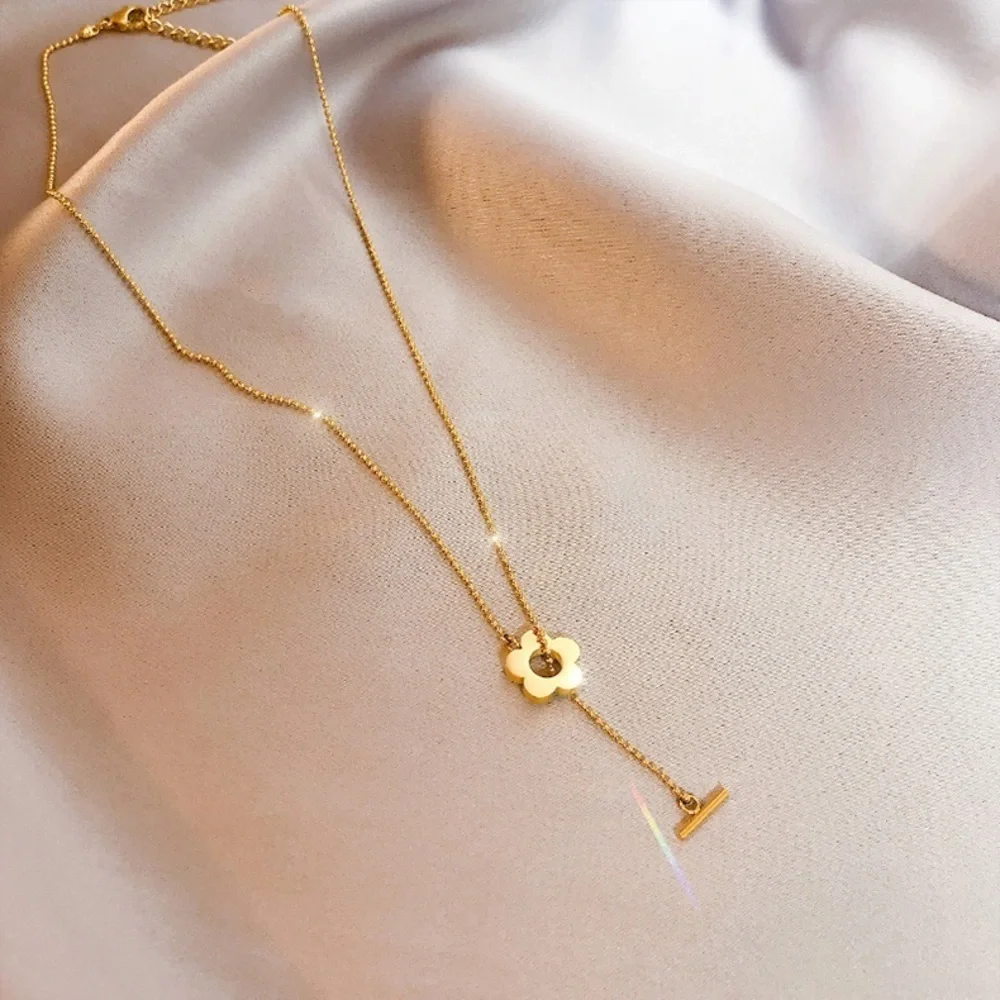 💎 BOGO❗️Summer Flower gold plated titanium steel necklace easy loop
